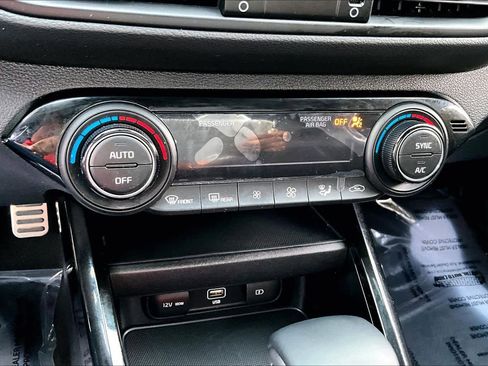 Used 2024 Kia Forte GT-Line image 32