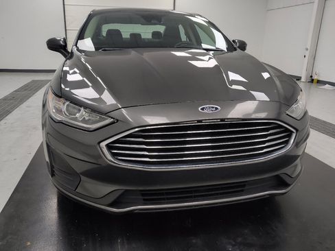 Used 2019 Ford Fusion SE FWD image 14