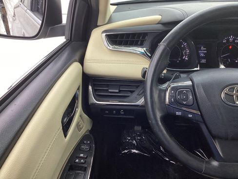 Used 2013 Toyota Avalon XLE Touring image 32