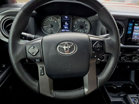 Used 2016 Toyota Tacoma TRD Sport w/ Towing Package image 16