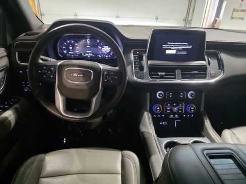 Certified 2023 GMC Yukon SLT w/ SLT Luxury Package image 16