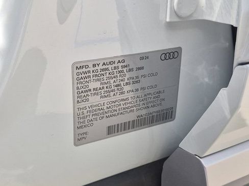 Used 2025 Audi Q5 e Premium AWD/4WD image 36
