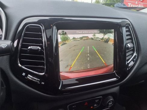 Used 2021 Jeep Compass Limited w/ Sun and Sound Group image 19