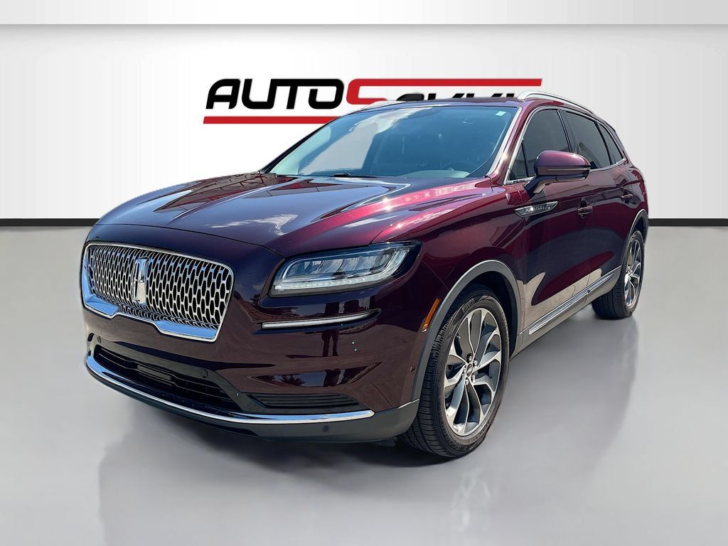 Used 2023 Lincoln Nautilus Reserve AWD/4WD image 3
