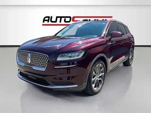 Used 2023 Lincoln Nautilus Reserve AWD/4WD image 3