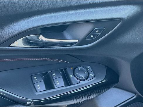 Used 2026 Chevrolet Trax RS w/ Sunroof Package FWD image 17