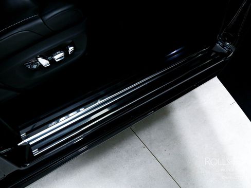 Used 2020 Rolls-Royce Phantom Sedan RWD image 38