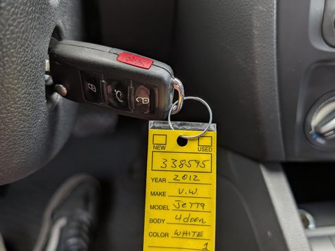 Used 2012 Volkswagen Jetta SE FWD image 16