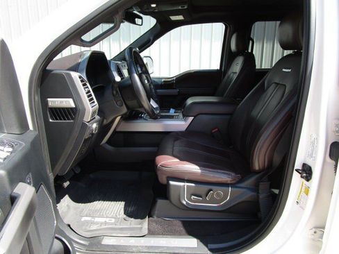 Used 2015 Ford F150 Platinum w/ Equipment Group 701A Luxury AWD/4WD image 13