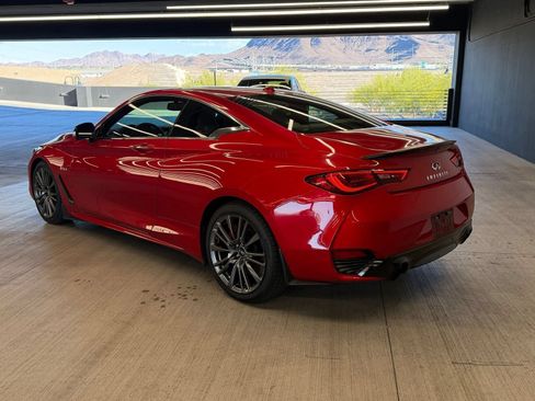 Used 2017 INFINITI Q60 Red Sport 400 RWD image 3