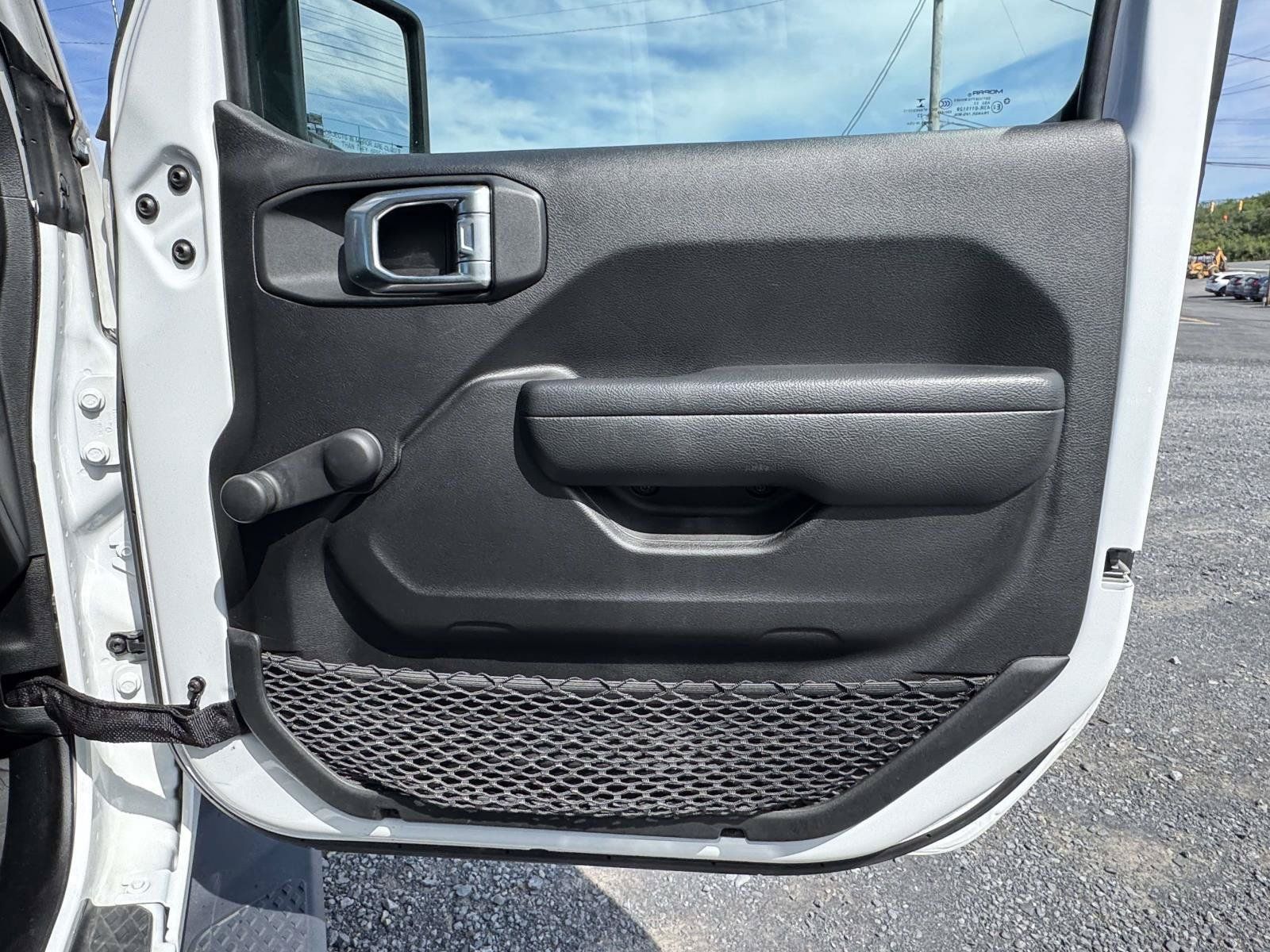 Used 2022 Jeep Gladiator Sport AWD/4WD image 17