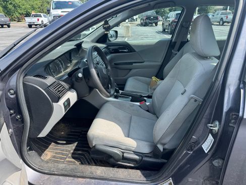 Used 2016 Honda Accord LX image 10