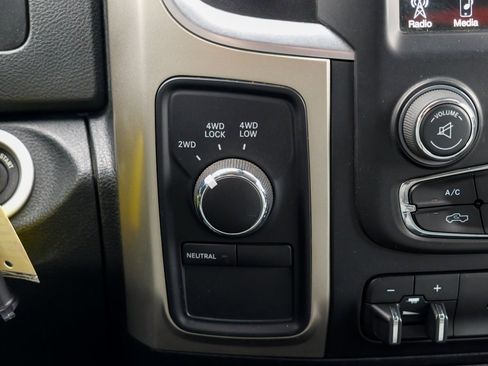 Used 2015 RAM 2500 SLT image 44