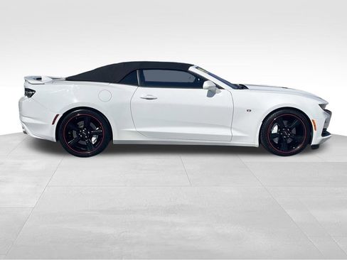 Used 2019 Chevrolet Camaro SS image 2
