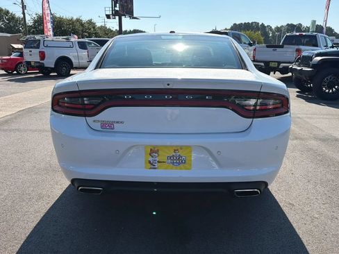 Used 2022 Dodge Charger SXT RWD image 4