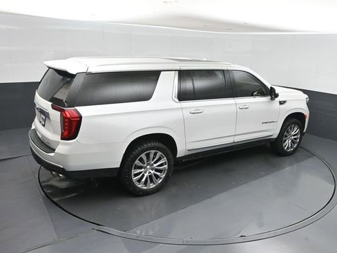 Used 2023 GMC Yukon XL Denali AWD/4WD image 34