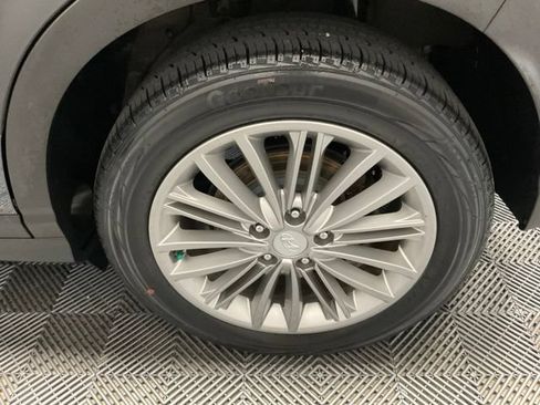 Used 2020 Hyundai Kona SEL Plus AWD/4WD image 45