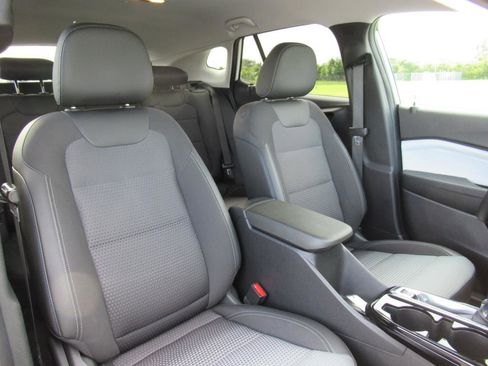 Used 2024 Chevrolet Trax LT w/ Driver Confidence Package image 9