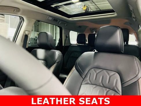 New 2026 Nissan Pathfinder Platinum FWD image 3