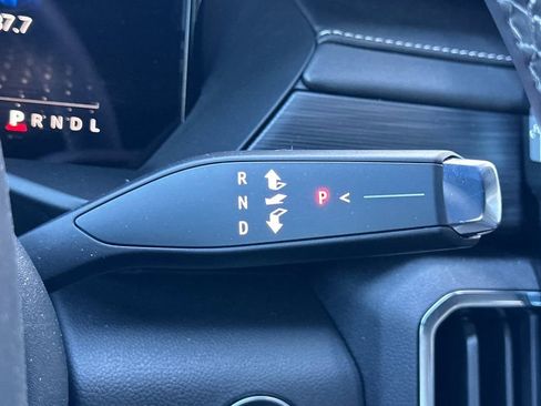 Used 2025 GMC Acadia Elevation image 23