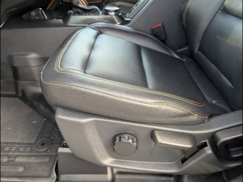 Used 2024 Ford Bronco Badlands image 10