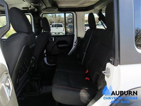 Used 2022 Jeep Wrangler Unlimited Rubicon image 18