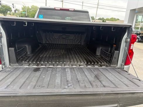 Used 2023 Chevrolet Silverado 1500 LT AWD/4WD image 38