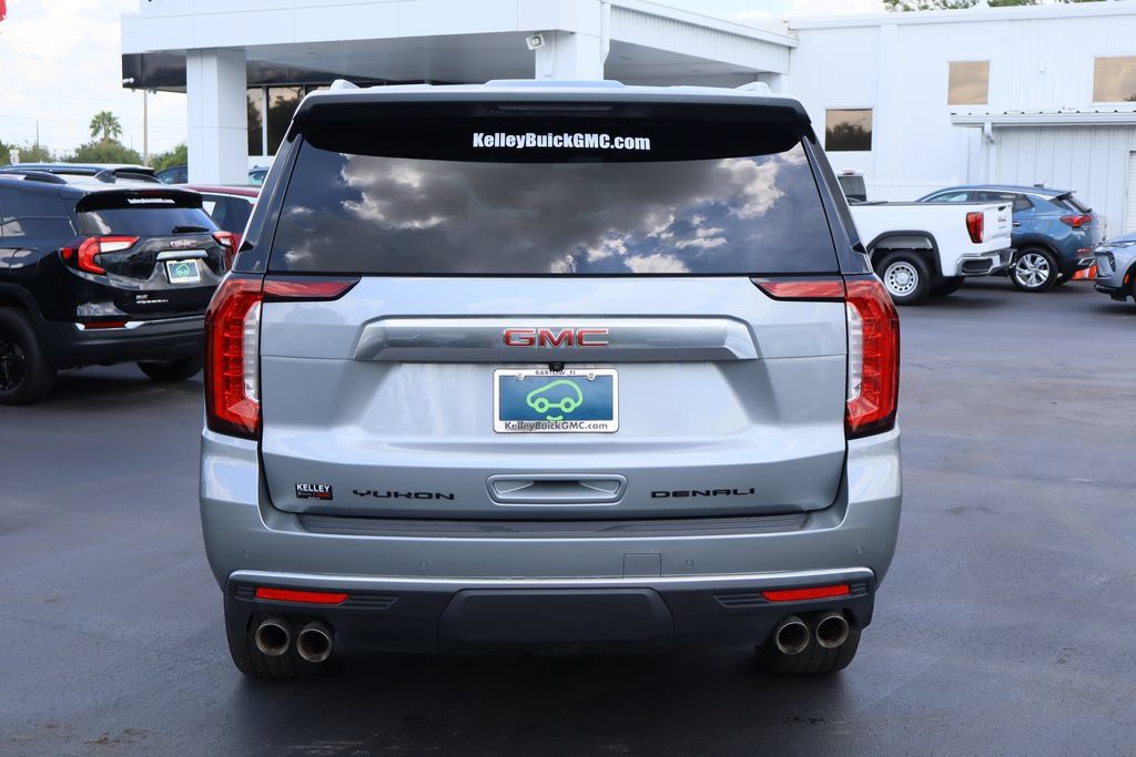 Used 2024 GMC Yukon XL Denali AWD/4WD image 8