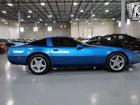 Used 1992 Chevrolet Corvette Coupe image 17