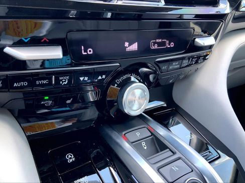 Used 2026 Acura MDX SH-AWD w/ Technology Package image 33