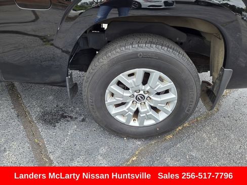 Used 2024 Nissan Frontier SV w/ SV Convenience Package RWD image 12