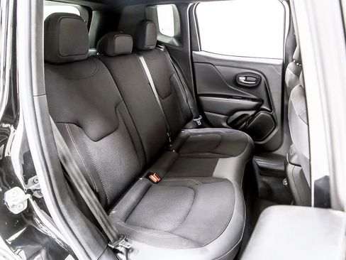 Used 2022 Jeep Renegade Altitude AWD/4WD image 36