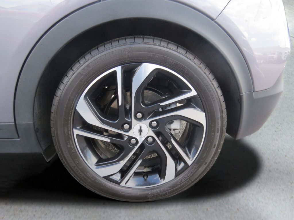 Certified 2023 Chevrolet Bolt LT w/ Infotainment Package FWD image 11