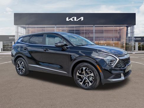 Certified 2024 Kia Sportage EX image 2