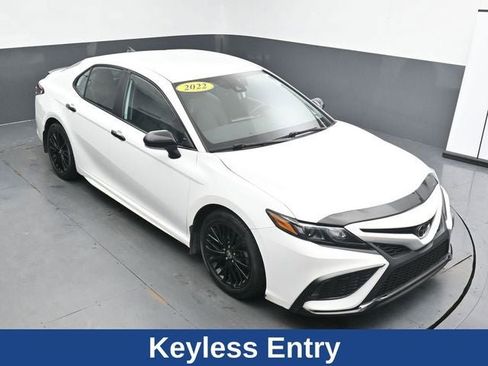Used 2022 Toyota Camry SE w/ Convenience Package image 19