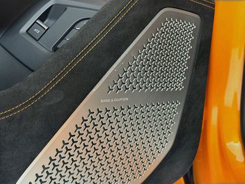 Used 2024 Lamborghini Urus S AWD/4WD image 17