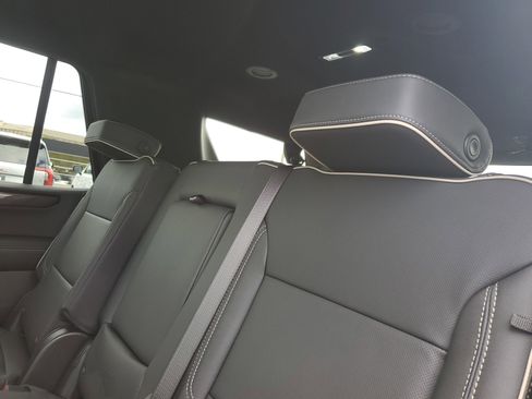 New 2026 GMC Yukon Elevation image 10