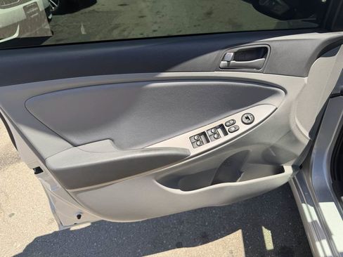 Used 2017 Hyundai Accent SE FWD image 9