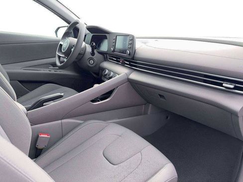 New 2026 Hyundai Elantra SE FWD image 15