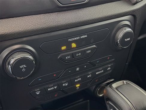 Used 2020 Ford Ranger Lariat w/ Equipment Group 501A Mid image 17