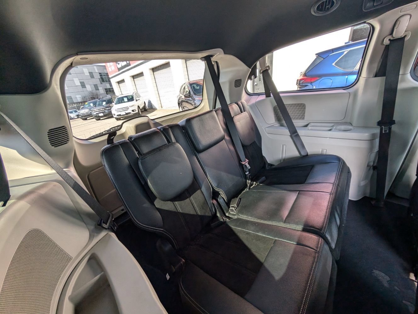 Used 2017 Dodge Grand Caravan SXT FWD image 17