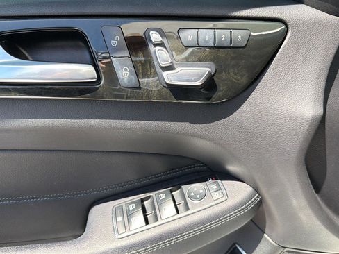 Used 2019 Mercedes-Benz GLS 450 4MATIC image 33