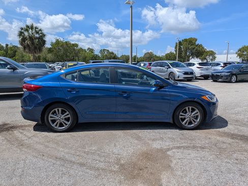 Used 2018 Hyundai Elantra SEL FWD image 3