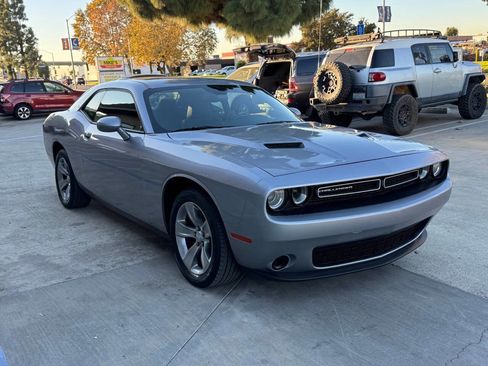 Used 2016 Dodge Challenger SXT image 4