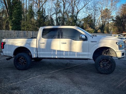 Used 2018 Ford F150 Platinum w/ Equipment Group 701A Luxury image 12