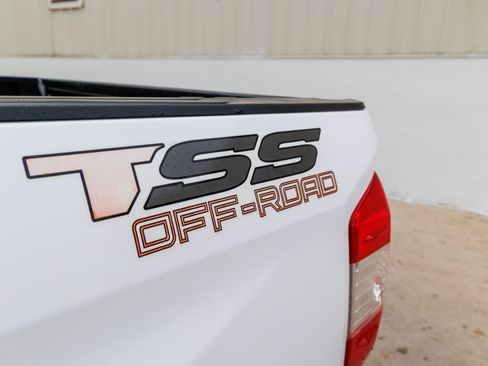 Used 2018 Toyota Tundra SR5 image 15