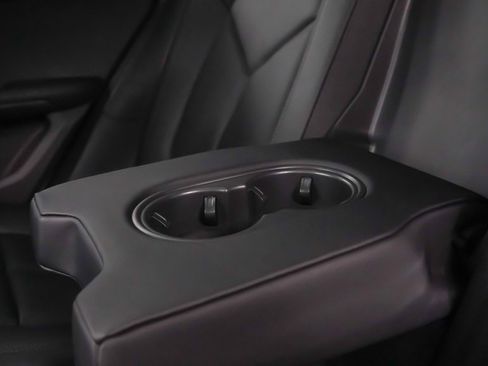 Certified 2025 Porsche Macan image 19