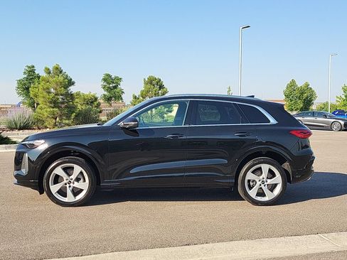 Used 2025 Audi Q5 Premium w/ Premium Plus AWD/4WD image 2