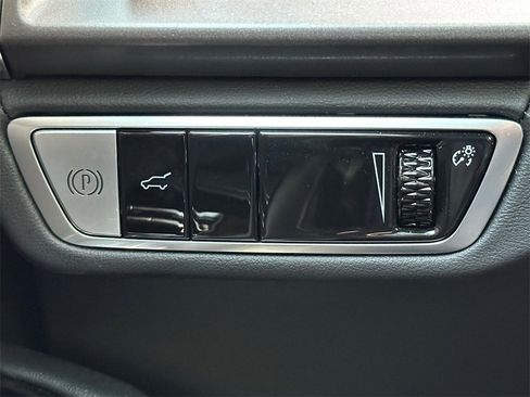 New 2026 Cadillac Vistiq Sport image 32