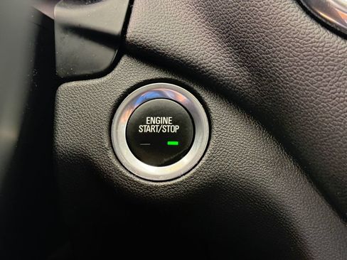 Used 2024 Chevrolet Equinox LT FWD image 31